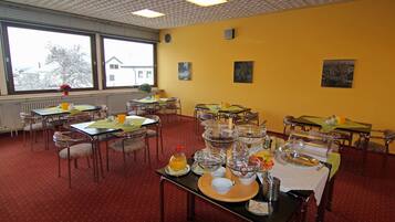 Tägliches inbegriffenes Frühstücksbuffet