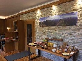 Desayuno bufé gratuito (entre semana)