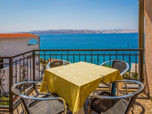 Outdoor dining - Apartment Delfin by Interhome (Karlobag)