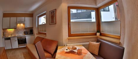 Appartement, 1 chambre (3 adults) | Coin séjour