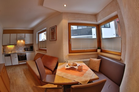 Apartment, 1 Bedroom (3 adults) | Living area. Apart Altamira