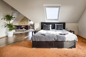 Deluxe Room (mit Whirpool) | Iron/ironing board, free cribs/infant beds, rollaway beds, free WiFi