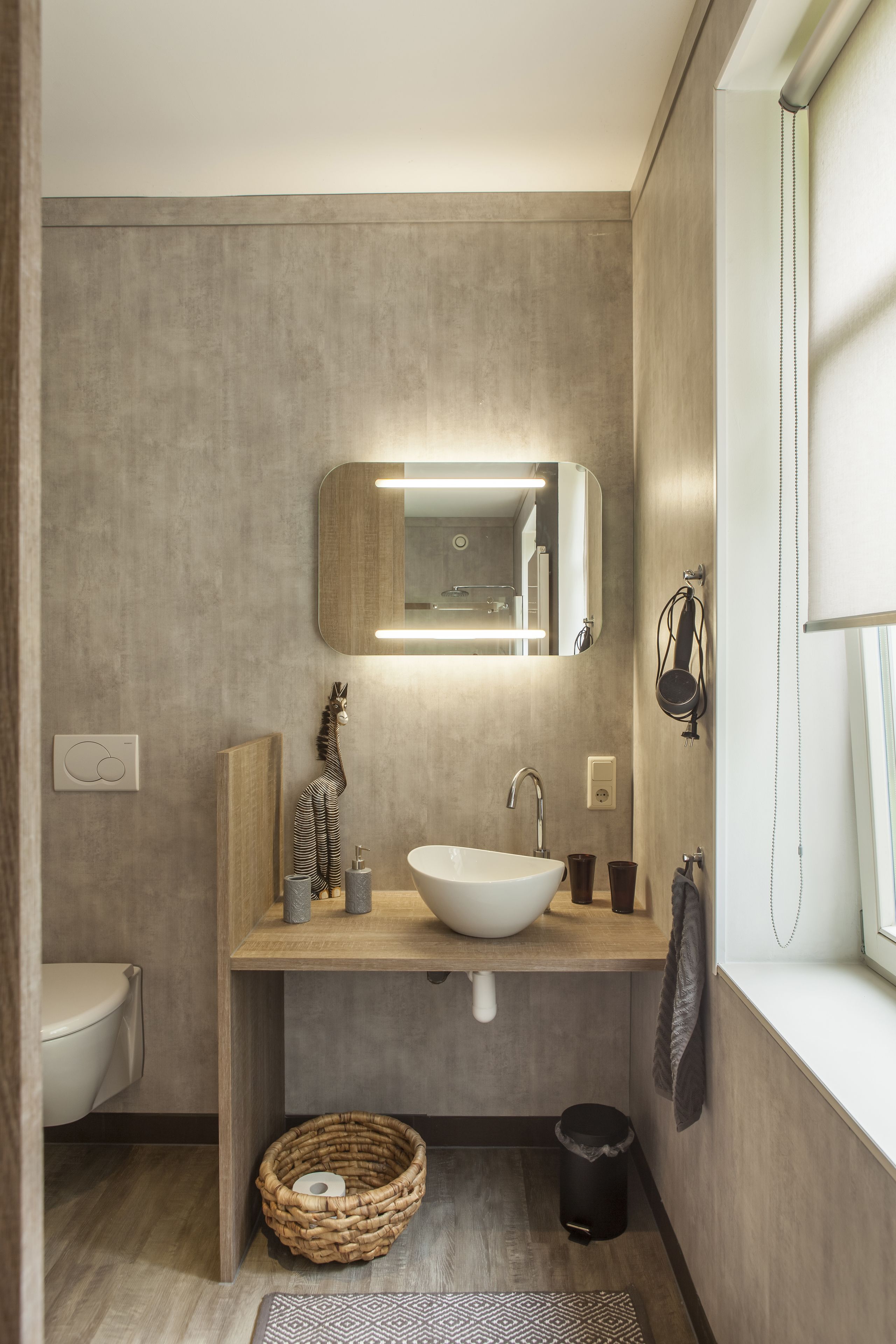 Wastafel kamar mandi