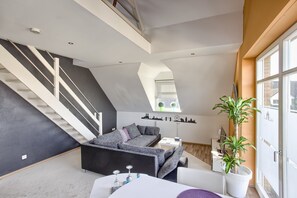 Comfort Room | Living area