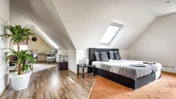 Deluxe-Zimmer (mit Whirpool) | BĂŒgeleisen/BĂŒgelbrett, kostenlose Babybetten, Zustellbetten