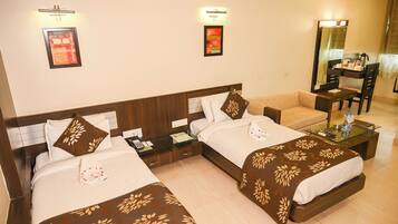 Luxury Double Room | Iron/ironing board, free WiFi, bed sheets