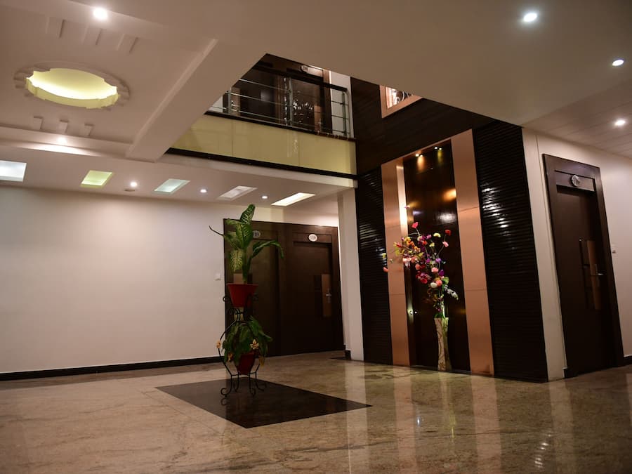 Habitación de lujo doble | Zona de estar | Una televisión