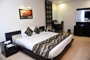 Een strijkplank/strijkijzer, gratis wifi, beddengoed