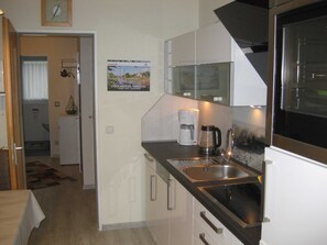 Refrigerador, microondas, horno y lavavajillas 