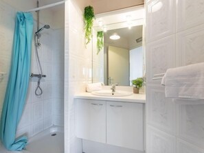 Hair dryer, towels