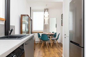 Superior-studio | Yksityinen keittiö | Jääkaappi, uuni, liesi, espressokone