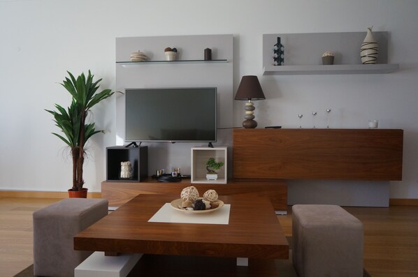 Apartment, 2 Bedrooms | Living area
