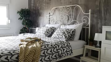 Apartment, Mountain View | 1 bilik tidur, meja, kalis bunyi, katil bayi/kot (surcaj)