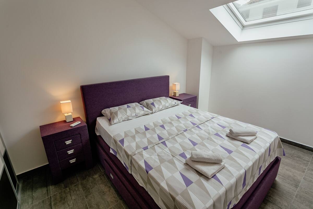 Căn hộ Deluxe | 3 phòng ngủ, bàn, nôi (giường cho trẻ sơ sinh) miễn phí