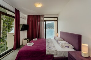 Studio, Sea View | Desk, free cribs/infant beds, free WiFi, bed sheets