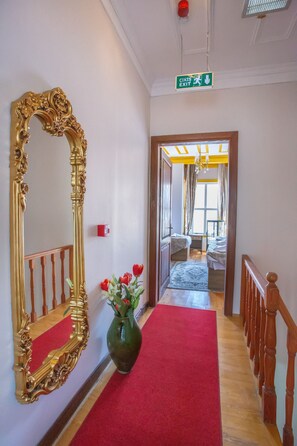 Property entrance - April Hotel (Istanbul)
