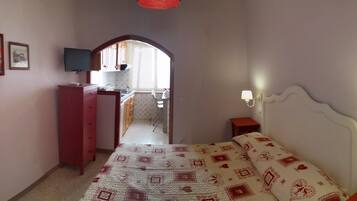 Estudio | 13 habitaciones, tabla de planchar con plancha, cunas y wifi gratis