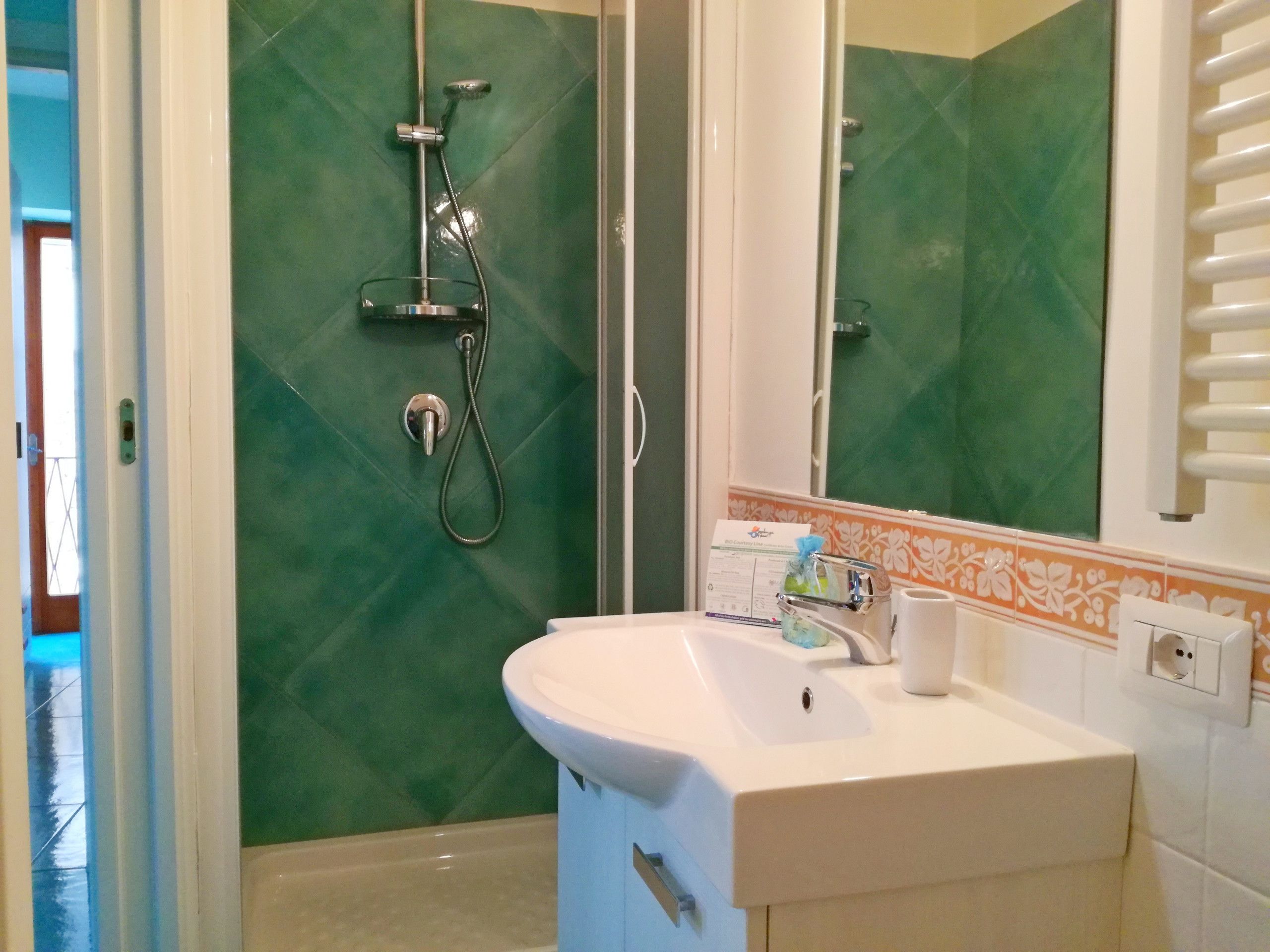 Apartment, 1 Bedroom | Bathroom | Shower, hair dryer, bidet, towels