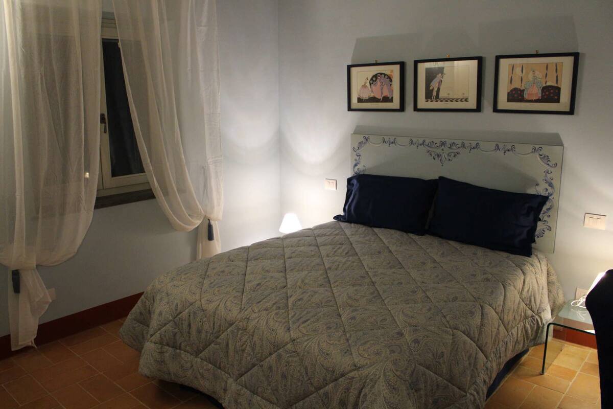 Individually decorated, individually furnished, free WiFi, bed sheets