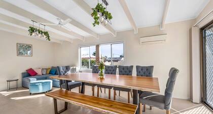 Memories On Mount View, Cosy Wood Fire, Big Games Room, Netflix.