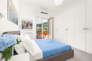 Traditional-Apartment, Terrasse, Stadtblick | 1 Schlafzimmer, individuell dekoriert, individuell eingerichtet