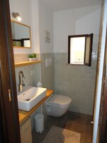 Appartamento, 1 camera da letto | Bagno | Doccia, asciugacapelli, bidet, asciugamani