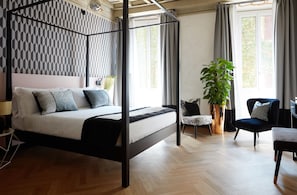 Down comforters, minibar, in-room safe, blackout drapes - Naman Hotellerie Via Margutta (Rome)