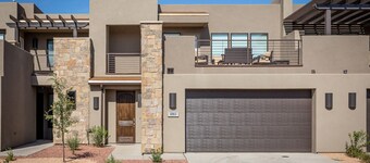 Sleeps 20, Steps to Pool - 4BR+Loft w/ 2 Rec Rooms