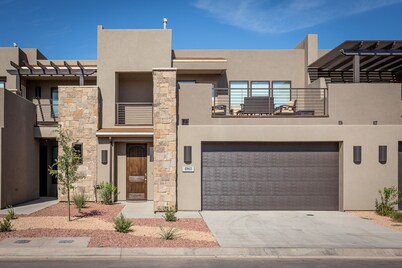 Sleeps 20, Steps to Pool - 4BR+Loft w/ 2 Rec Rooms