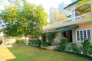 Front of property - Le Royal Guest House (Islamabad)