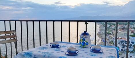 Appartement, 2 chambres | Balcon