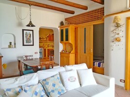 Appartamento, 2 camere da letto | Area soggiorno | TV