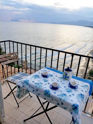 Apartment, 2 Schlafzimmer | Balkon