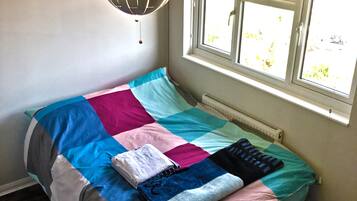 2 bedrooms, iron/ironing board, WiFi, bed sheets