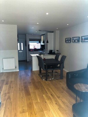 Dining - Loved, modern 2 bed house, fast trains to city (London)
