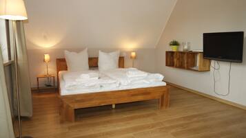 Studio Suite, Balcony, Beachfront | Hypo-allergenic bedding, individually decorated, individually furnished