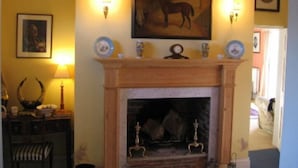 Unclassified image, 2 of 8, button - Morsel House (York)