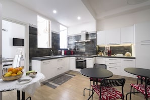 Fridge, microwave, coffee/tea maker, electric kettle - B&B Il Tempio di Athena (Syracuse)