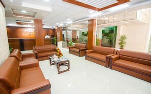 Lobby sitting area - Hotel Suite Palace (Dhaka)