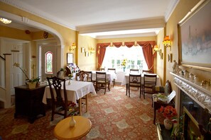 Frühstück gegen Gebühr