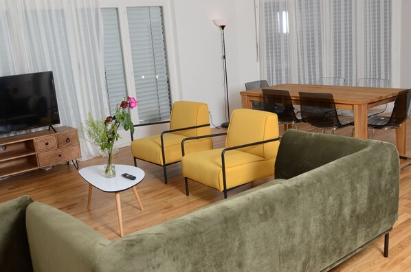 Apartment, 3 Bedrooms | Living area