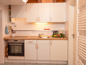 Kühlschrank, Mikrowelle, Ofen, Toaster