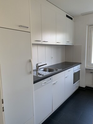 アパートメント 2 ベッドルーム | 専用キッチン | 大型冷蔵庫、オーブン、コンロ、食器洗い機