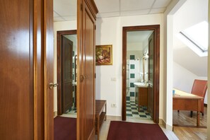 Basic Double Room | Desk, laptop workspace, free WiFi