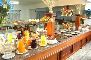 Petit déjeuner buffet compris tous les jours