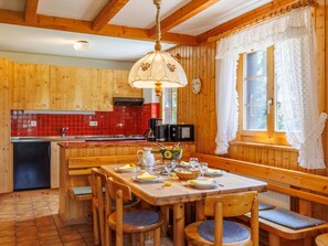 Dining - Notre Rêve by Interhome (Zinal)