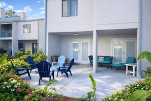 Terrace/patio - Spacious, Relaxing, Family-Friendly Townhouse Retreat Steps from Pool & Beach (Destin)