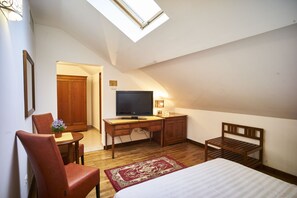 Habitación básica doble | Escritorio, espacio para trabajar con laptop y wifi gratis