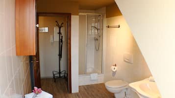Apartment, 1 Bedroom (Dachterrasse) | 1 bedroom, desk, cots/infant beds, travel cot