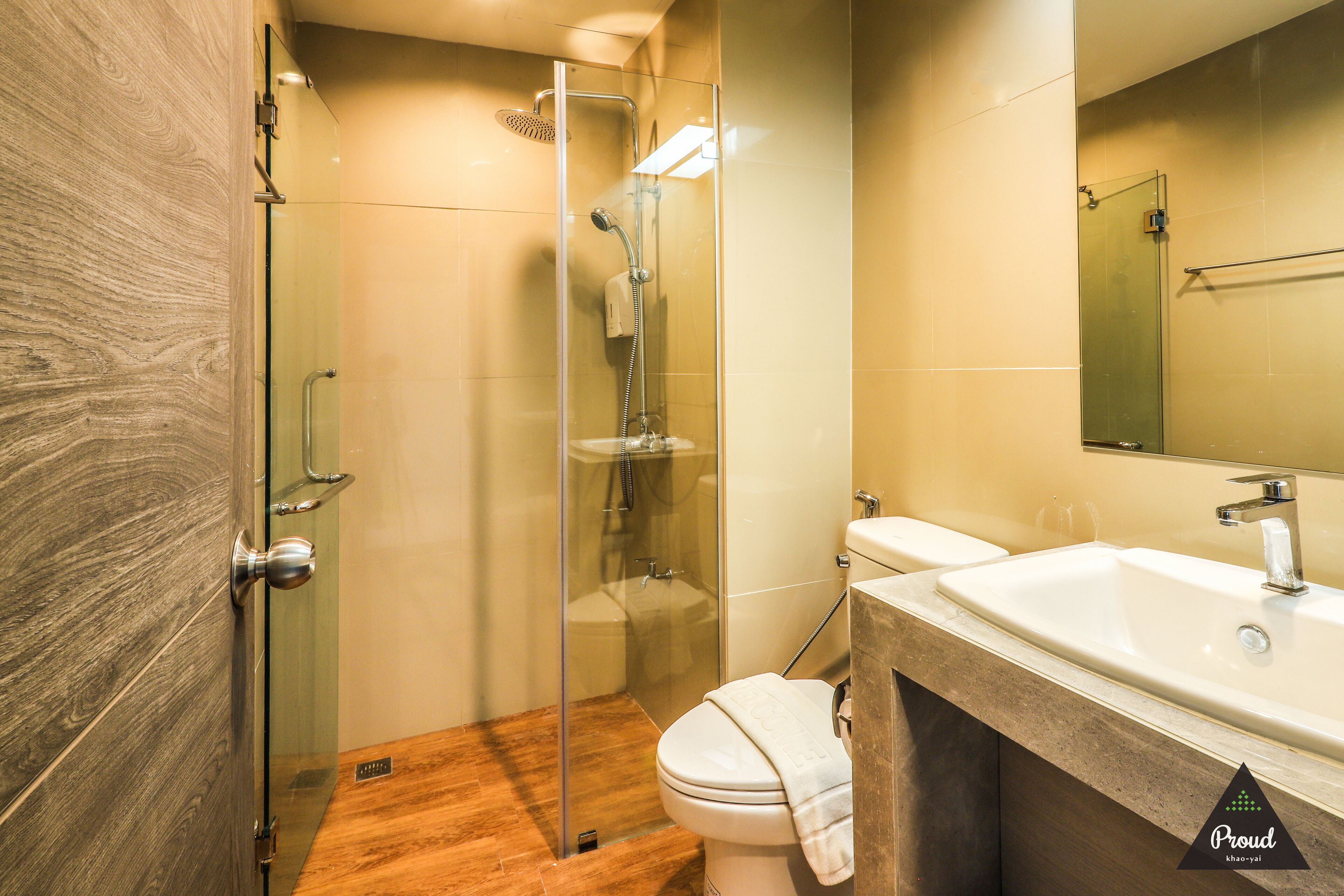 family pool room | bathroom | shower, free toiletries, slippers, towels